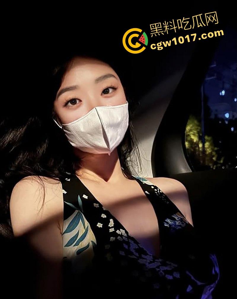 推特知名巨乳福利姬【olive】超淫新作流出，黑丝御姐开档诱惑，自慰狂怼小穴，淫水直流，性感魅力让人沉浸肉欲诱惑！-6