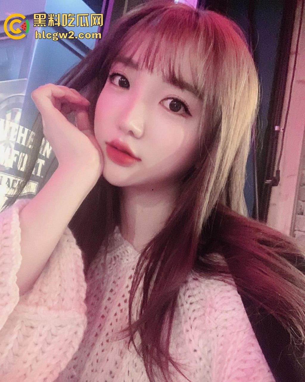 美奶来袭！韩国巨乳主播【提莫】带奶直播，风骚可爱两开花，大雷晃得人心都酥了！-7