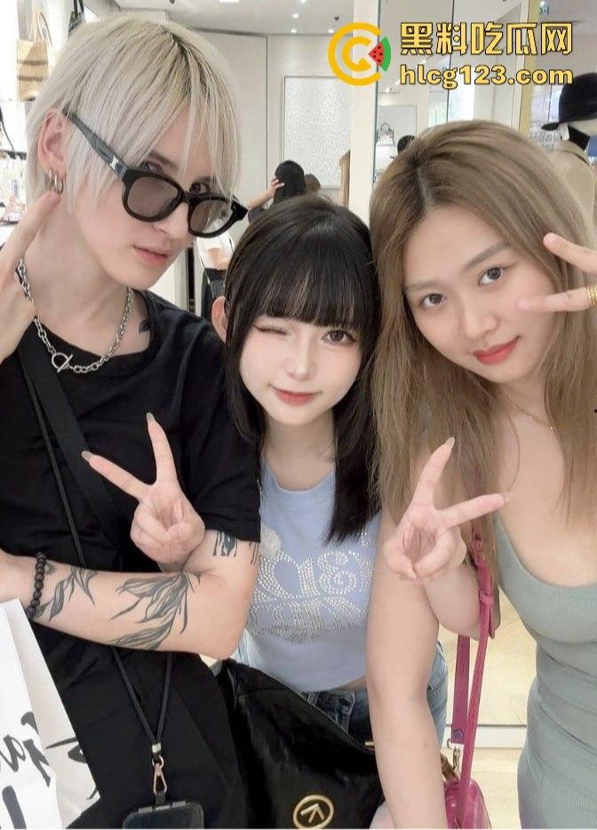 B站百万粉丝UP主『六二二同学』露脸自慰视频曝光！国内是cos国外福利姬，高潮喷白浆！-4