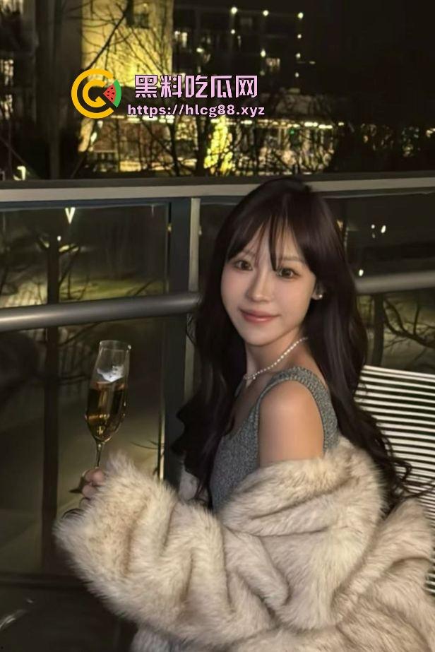 抖音约炮天津24岁网红鸡『崔苗媛』夜店嗨完开房猛操三天，吃鸡吃到拉丝，男友抓包溜得比狗快！-3