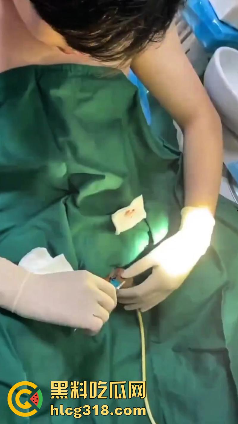 广西猛男刀切小鸡鸡，00后小火竟自己动手割下鸡巴，还给女友口交玩弄，现在都玩这么变态了么！-2