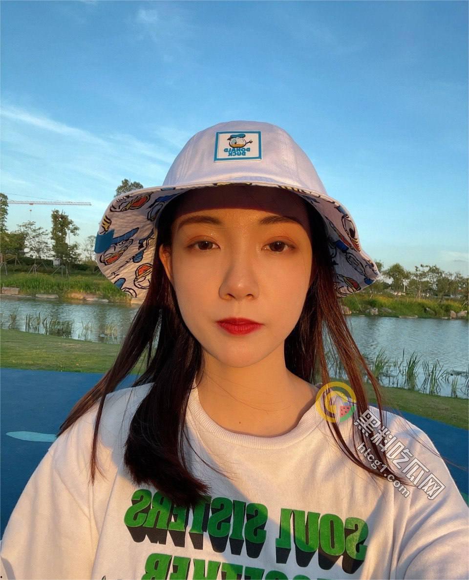 反差婊母狗吴新园曝光！职业护士化身骚母狗JK，绿帽老公泄密视频全网疯传！-9