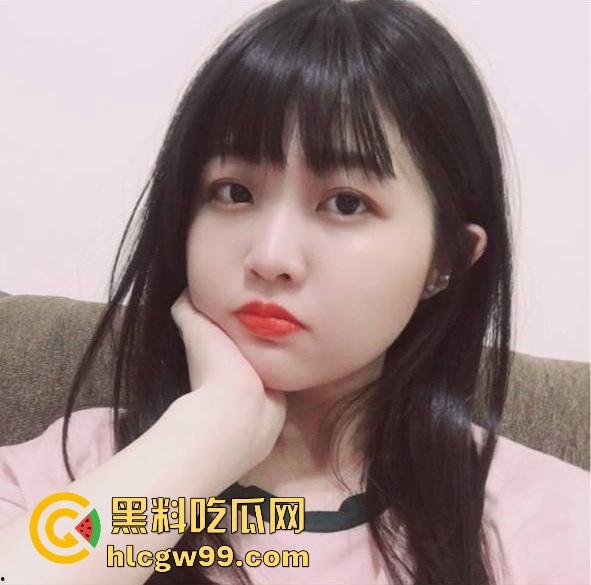 广东江门技校BBW骚母狗【区淑欣】36D巨乳先天骚母狗圣体实锤，各种情趣套装露出，高潮喷到腿软！-2