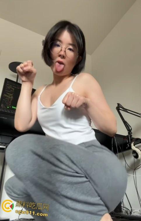 亚裔网黄【annixpress】，极品身材反差眼镜娘，翘臀裸舞直播，嫩逼自慰特写，白虎粉穴被玩弄得白浆直流 ！-3