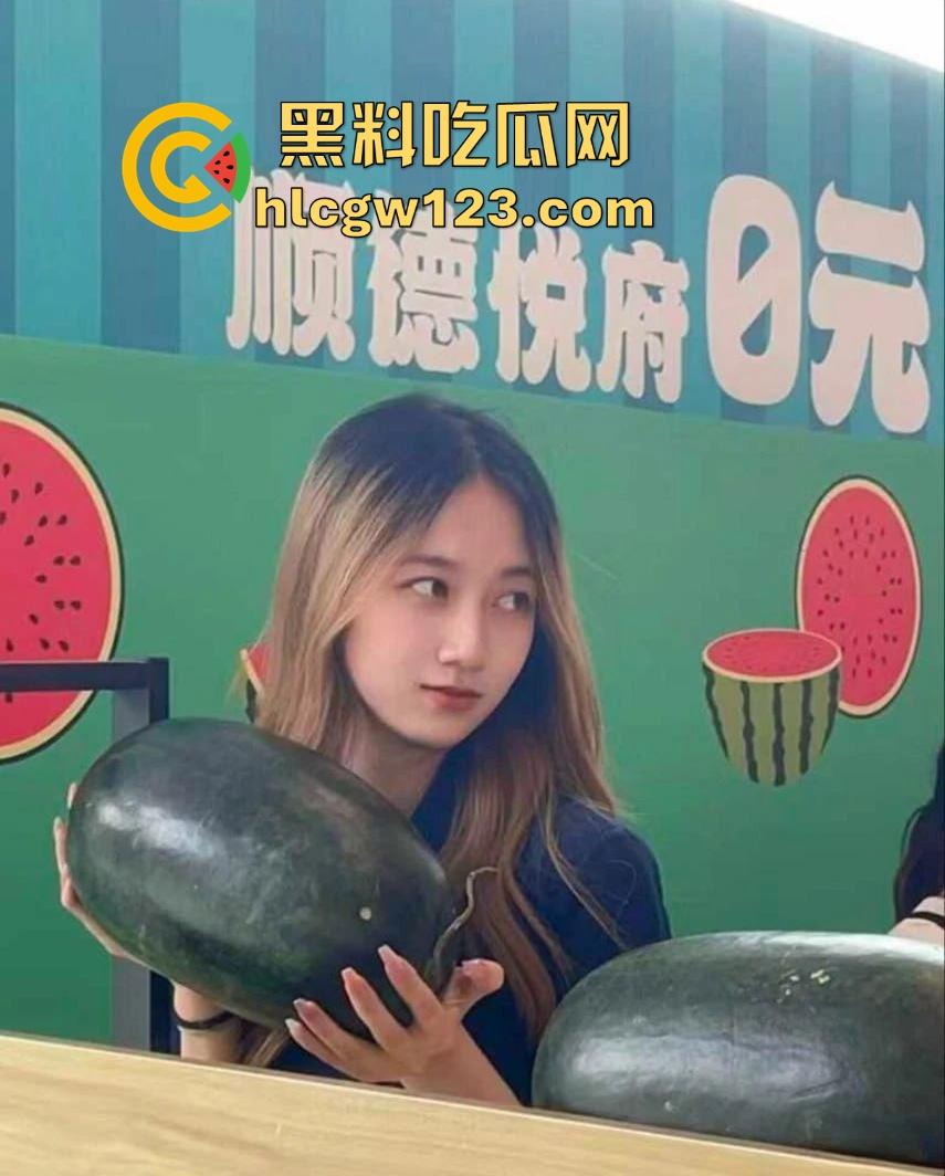 佛山顺德锐府地产女销冠【程圆】极品黑丝诱惑，精准勾引客户后进入，订单拿到手软，不愧是销冠！-4