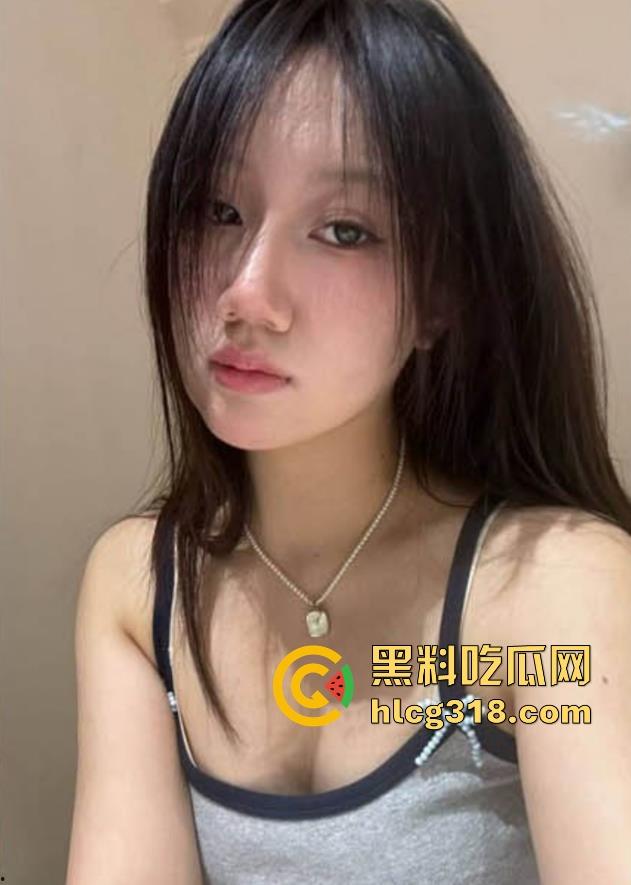 海角乱伦大神【姐弟一世情】最新力作 饥渴骚姐主动勾引足交 多姿势配合挨操 骚母狗根本停不下来 ！-2