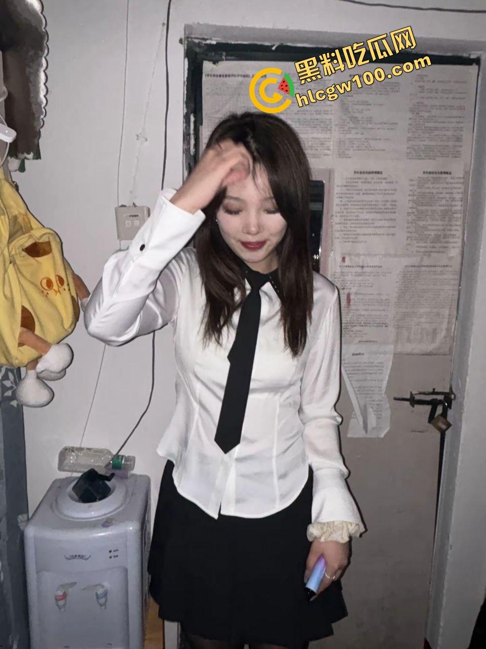 山西工程职业反差婊骚鸡【林依婷】高中破处母狗出师,深喉口爆渔网袜极致夹吸鸡巴!独家曝光流出!-3