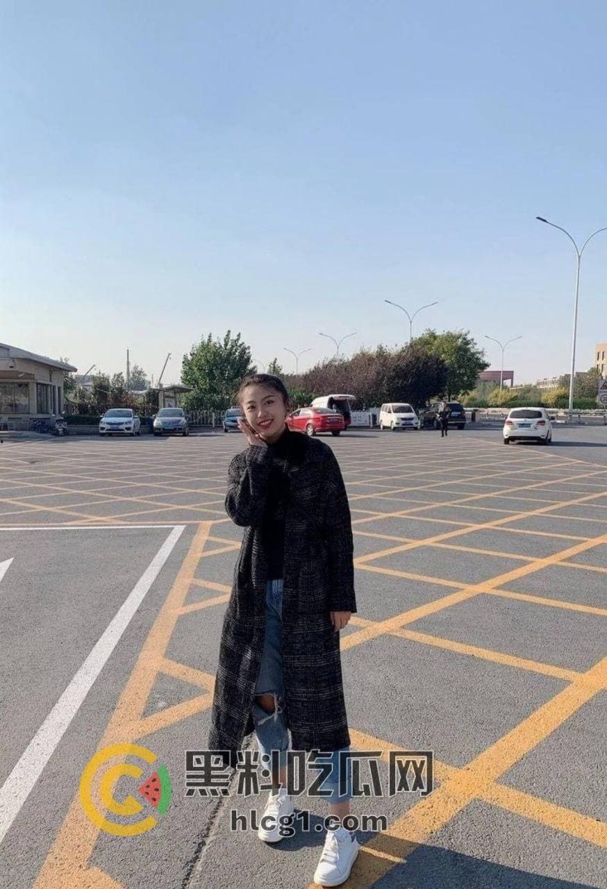 山航机长「何娜娜」原地干拔起飞，只为赶回去吃男友鸡巴，躺卧口爆视频被曝出！-11