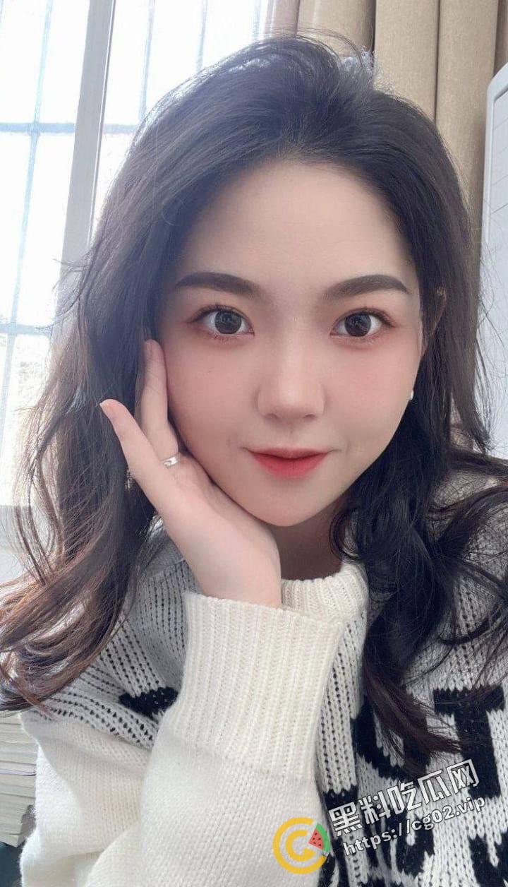 成都 梅赛德斯车友会出轨事件 小主播GYL和老公的车友约炮 性爱视频流出-1