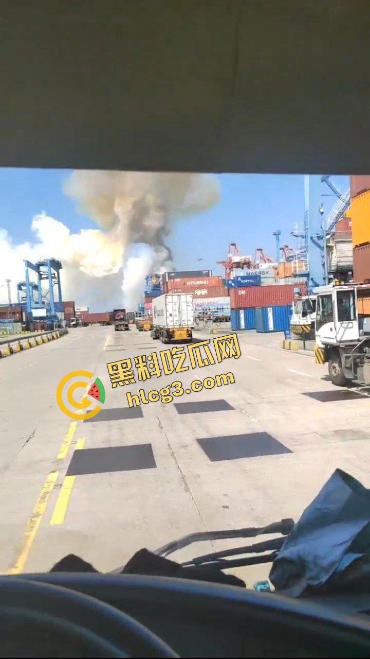 爆炸现场！浙江舟山港货轮集装箱发生巨大爆炸 惊现蘑菇云！损失惨重-8