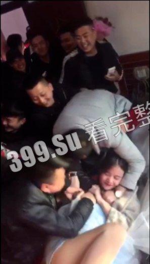 婚闹篇 低俗闹洞房  瓜友们觉得这是传统还是陋习呢？-3