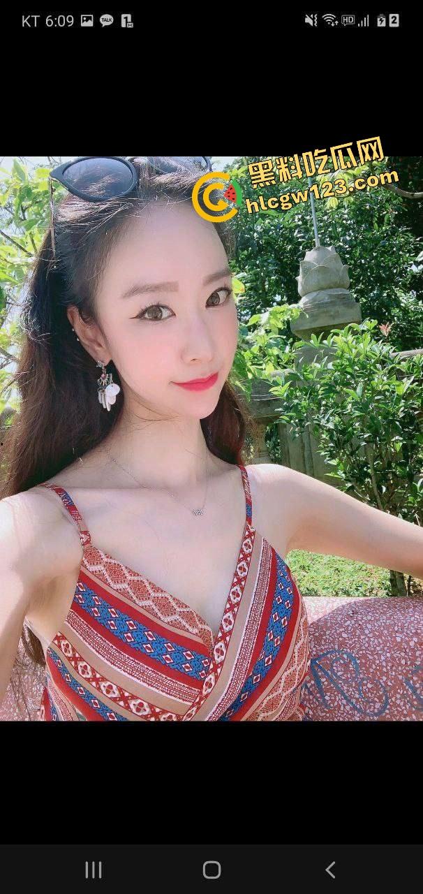 厦门航空极品空姐【赵雪】黑丝开档骑乘爆插,这逼值五星,被爆操到喊出航班号,制服没脱先脱内裤!-1