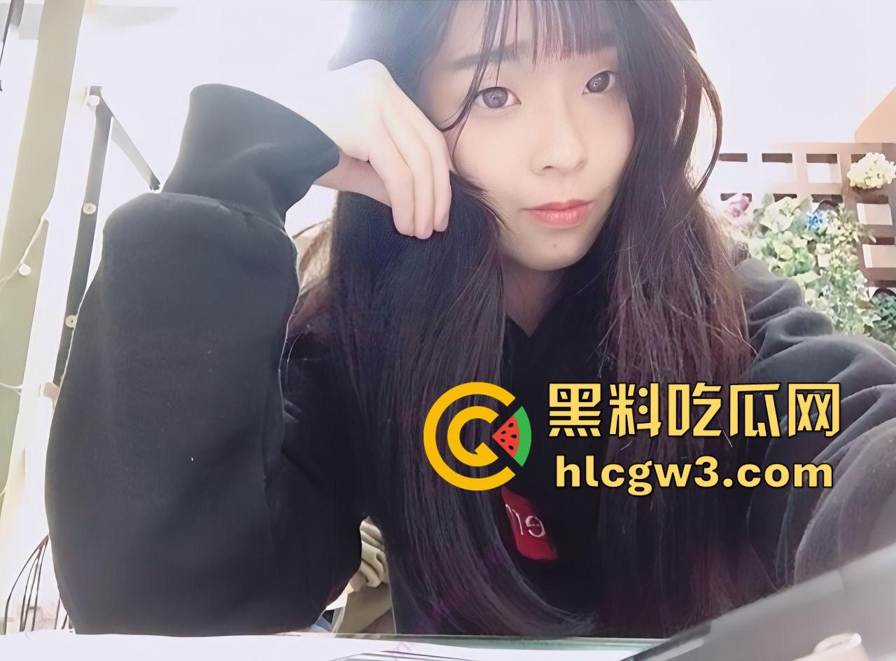 台湾反差学生妹【琳琳】和男友私密照被闺蜜曝光！美颜照骗崩塌，素颜真相丑到不行！-1