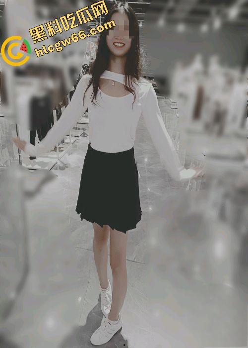 海角半年迷上乱伦，26岁哥馋21岁幼师妹那骚奶肥臀，睡衣晃得想偷拍洗澡照求兄弟们支招！-31