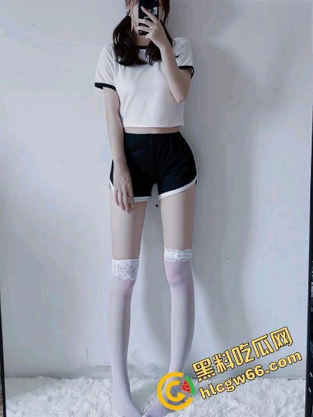 海角半年迷上乱伦，26岁哥馋21岁幼师妹那骚奶肥臀，睡衣晃得想偷拍洗澡照求兄弟们支招！-37