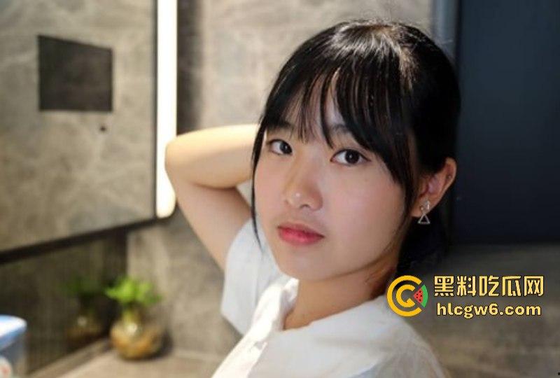 香港呆萌学生妹【陈佳】被骗酒店拍摄裸体写真!清纯无滤镜极致私密大尺度粉穴特写视频曝光!-3