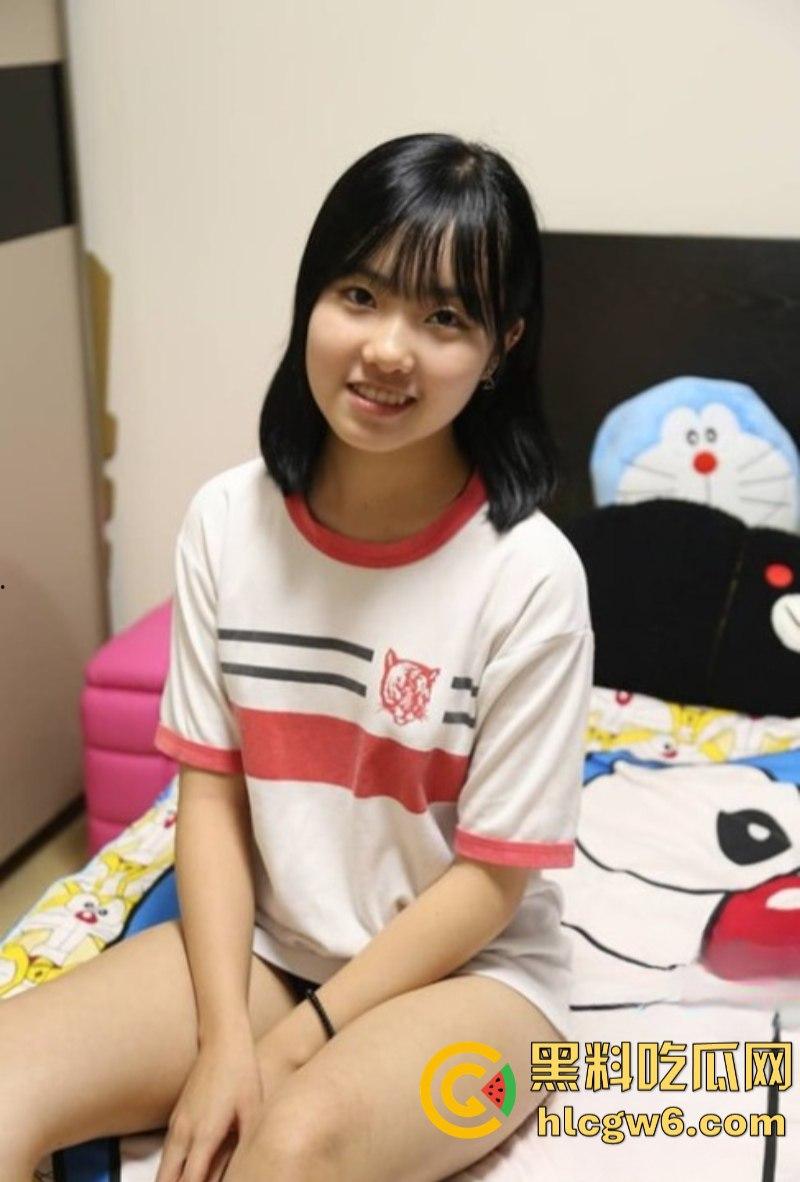 香港呆萌学生妹【陈佳】被骗酒店拍摄裸体写真!清纯无滤镜极致私密大尺度粉穴特写视频曝光!-4