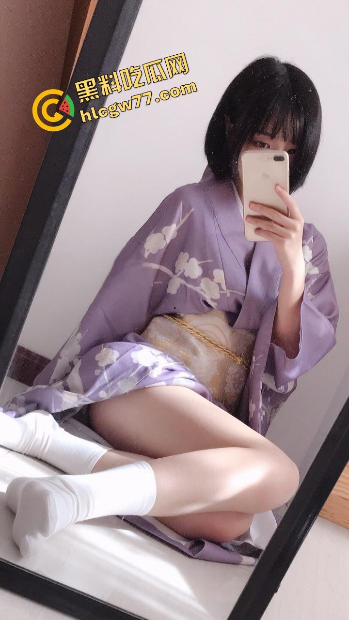 上海杨浦区美甲店女老板『南冯玥』穿日式和服拍骚照，白虎小骚逼真是极品中的极品，这老板娘谁不想操？-2