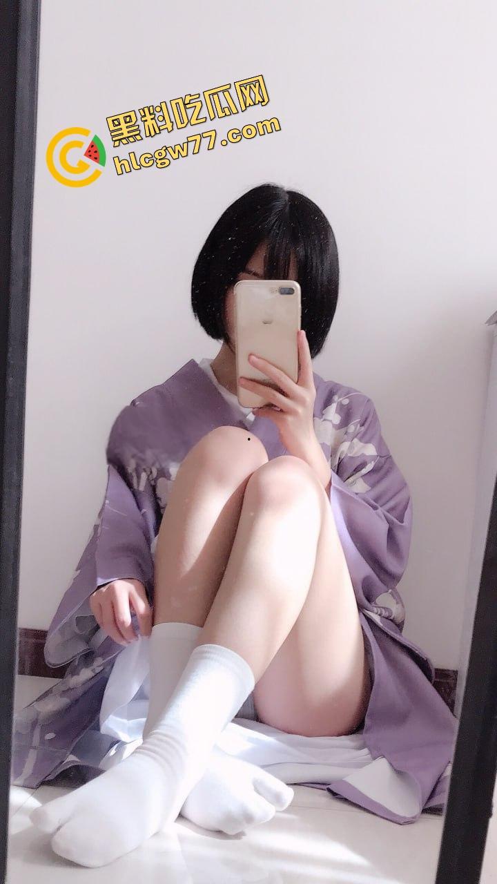 上海杨浦区美甲店女老板『南冯玥』穿日式和服拍骚照，白虎小骚逼真是极品中的极品，这老板娘谁不想操？-3