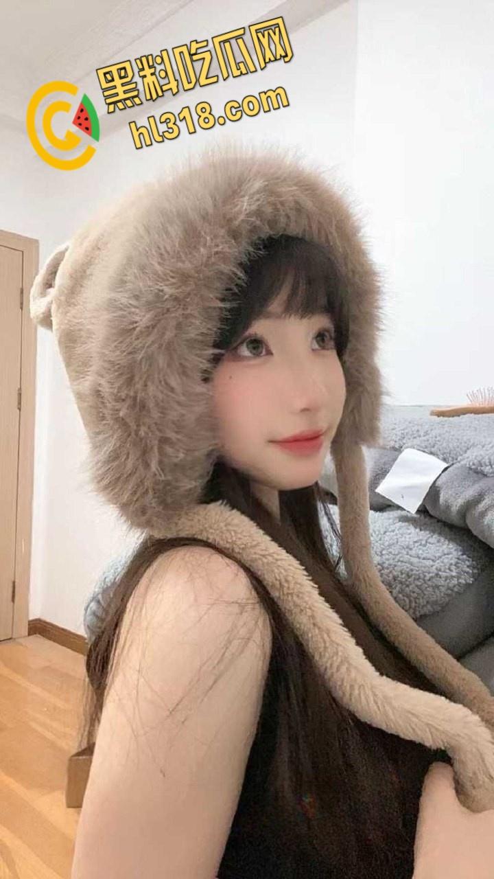 贵州黔南布依族美女【董偌涵】，给人当母狗遭实名开盒，极品颜值嫩妹，吸吮娇喘的声音格外动听 !-3