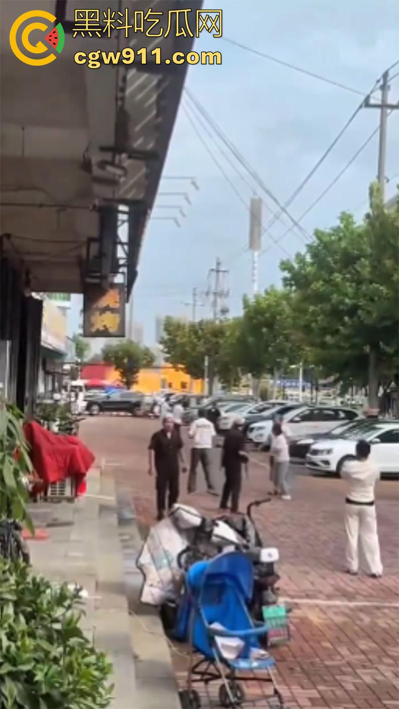 山东烟台燃气管道泄露,福山区北三路汇福街,因施工导致燃气管道破裂,现场大火冲天!-4