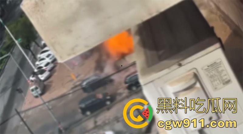 山东烟台燃气管道泄露,福山区北三路汇福街,因施工导致燃气管道破裂,现场大火冲天!-5