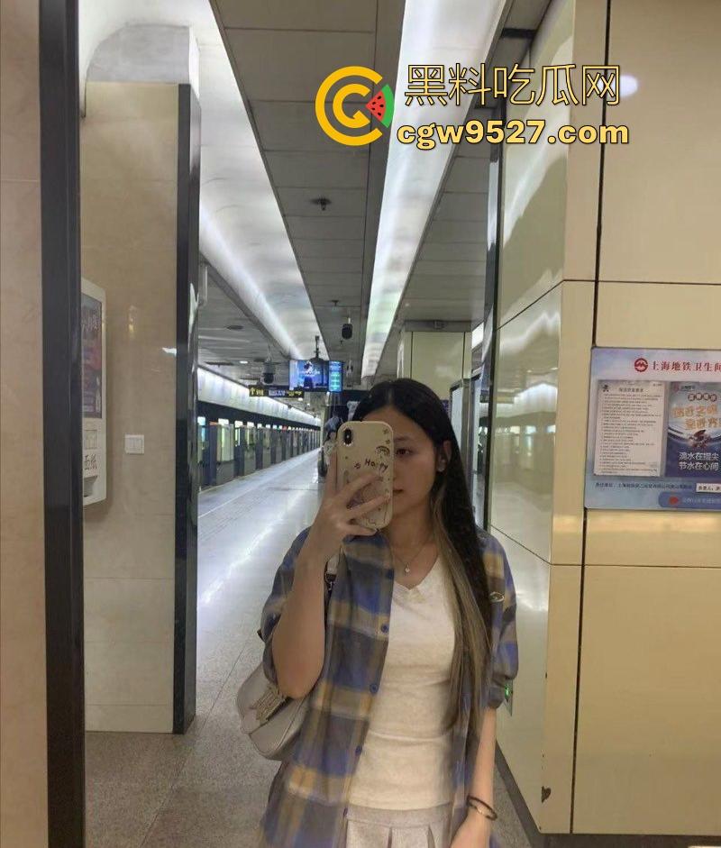 顶级身材学生妹和男友做爱曝光，反差婊被男友玩弄插逼，后入猛操翘臀骚穴，无套内射爽到起飞！-2