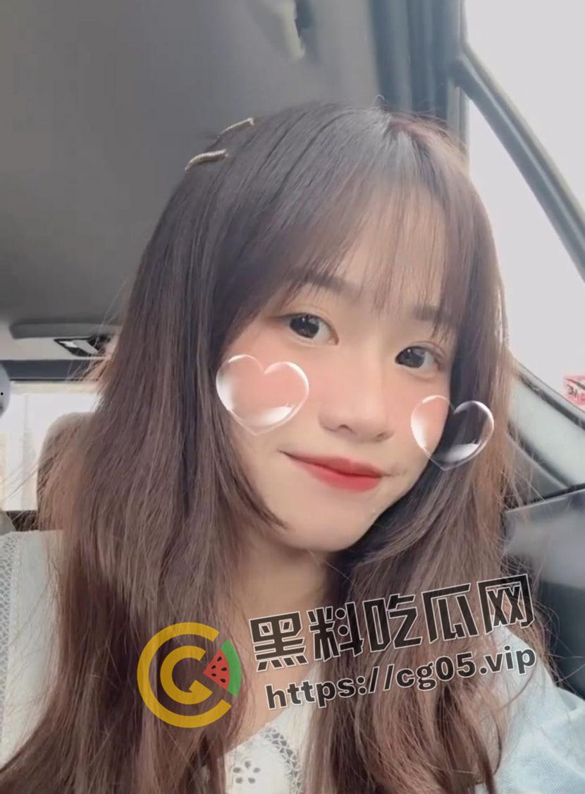 温州肯恩大学母狗【萧又齐】温州知名公交车 毕业季用身体报答男同学 喜欢多p 被调教 当老师面做任务 视频被流出-2