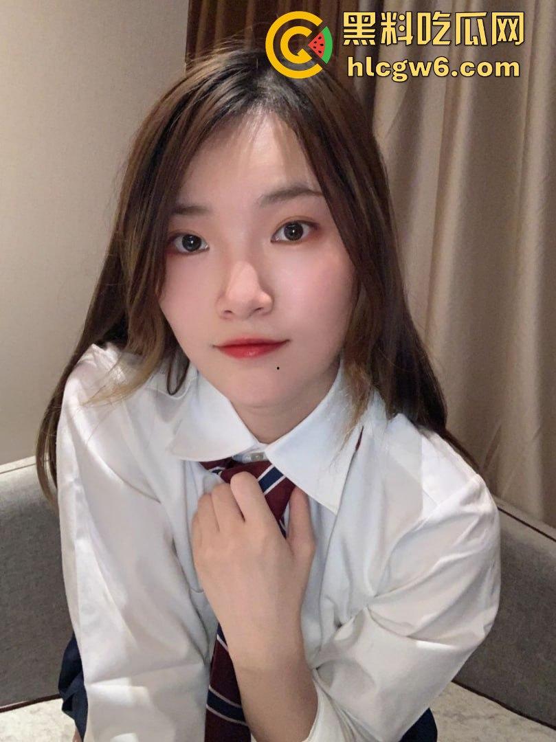 南京中医药大学红发学生妹『 徐思涵』陪金主伴游 白天是摄影师晚上是肉便器 情趣内衣换着花样骚视频流出!-3