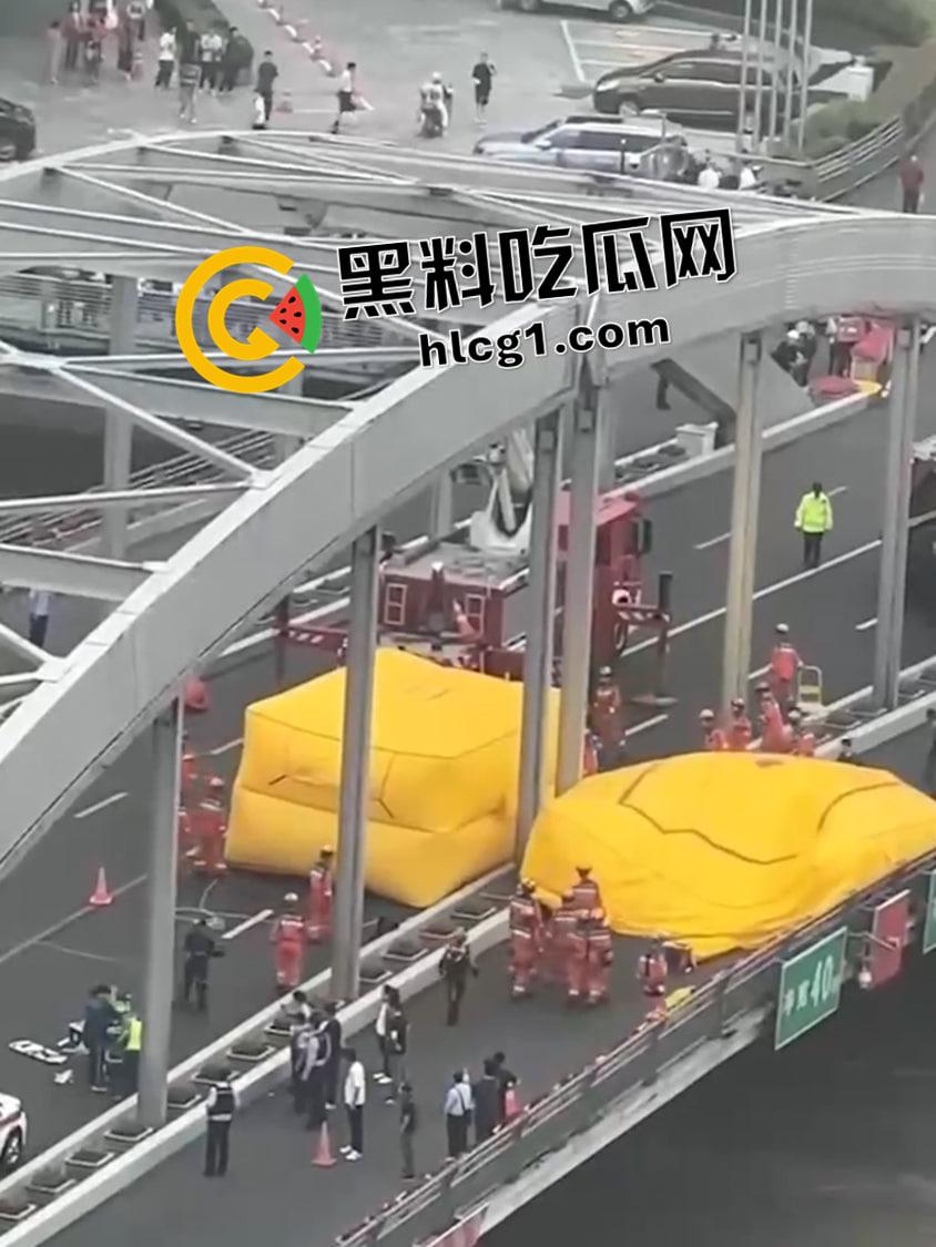 宁波女子轻生现场 老公沉迷女主播准备离婚 怀孕四个月寻死 现场视频 流出 有救生垫也摔不轻-5