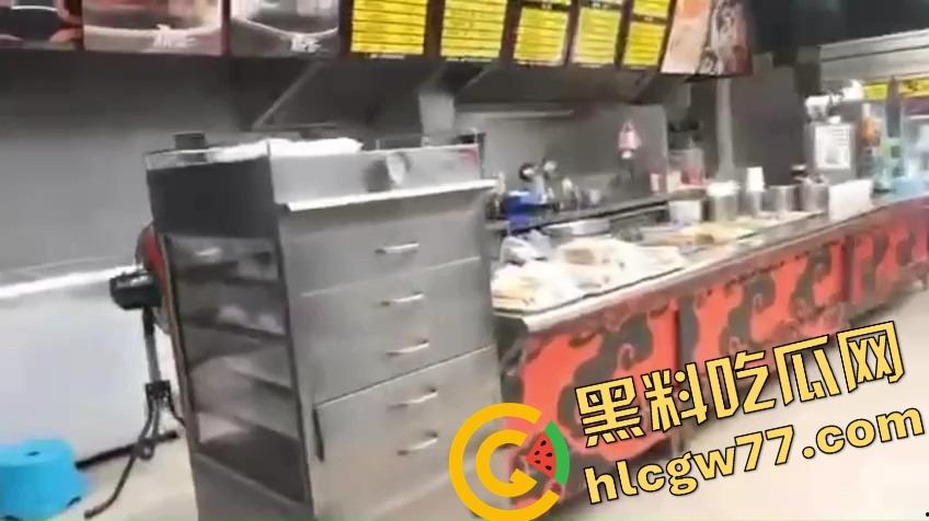 台妹夜市开摆，个个大奶DEFG甩成波浪鼓，白花花一片走火入魔，收复已迫在眉睫！-1