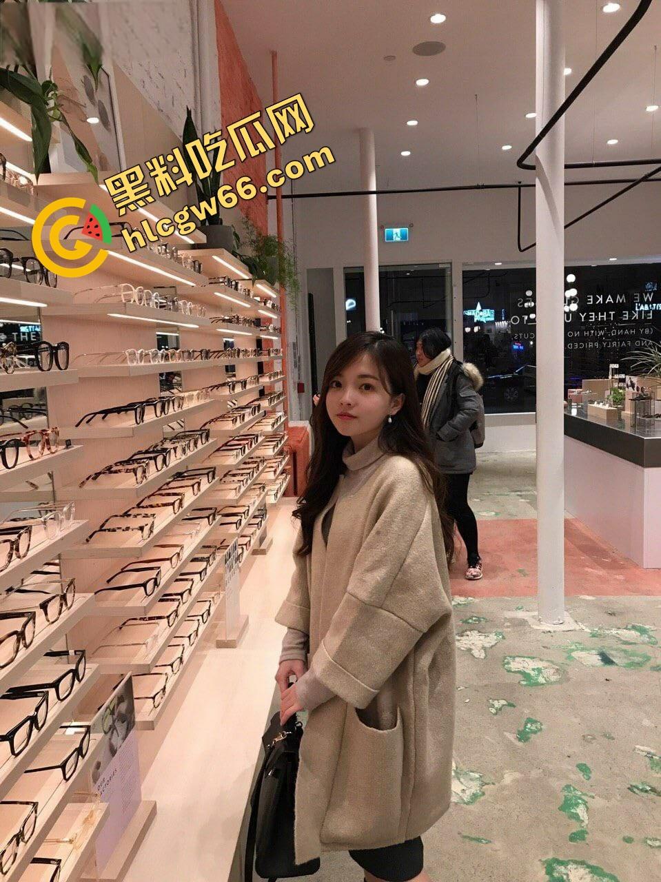 清纯学霸?留学生【李天宜】性爱视频泄露,留学生女神实为鸡巴贩子,被男友操到喷水还求舔精!-7