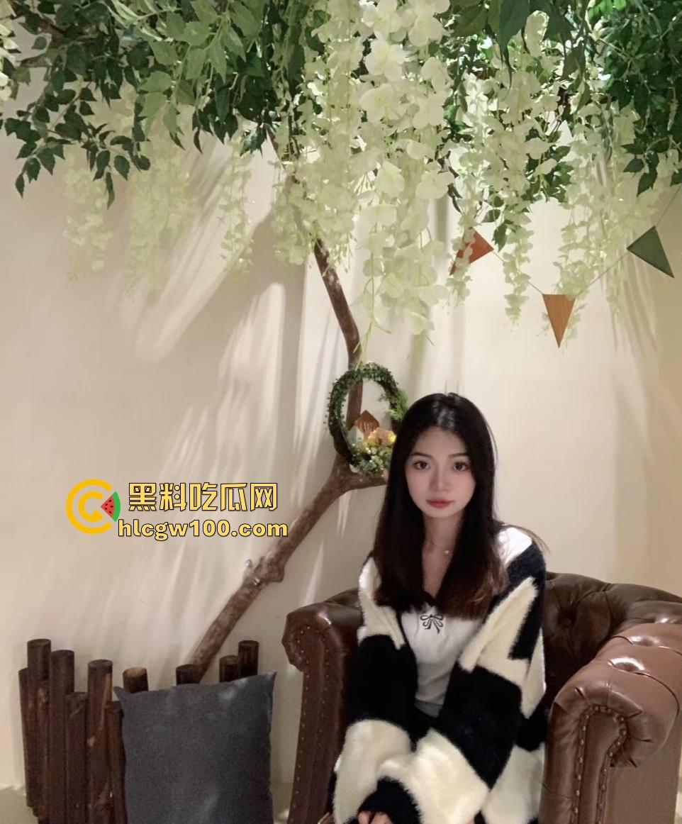 抖音网红『 一直丸』曝光，岭南职院清远校区陈佳怡靠旅拍上位，传言只要能带她旅游就能睡，现正陪金主哈尔滨狂欢！-8