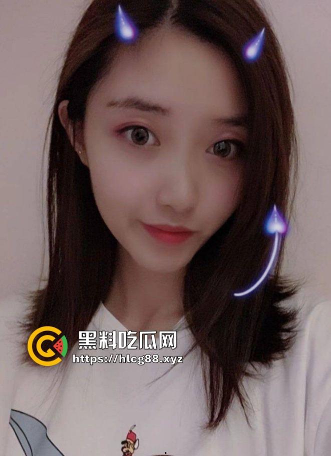 小红书勾搭幼师贱婊，婚后骚母狗被操开花，学校休息室丝袜撕烂内射，偷情的刺激翻倍！-4