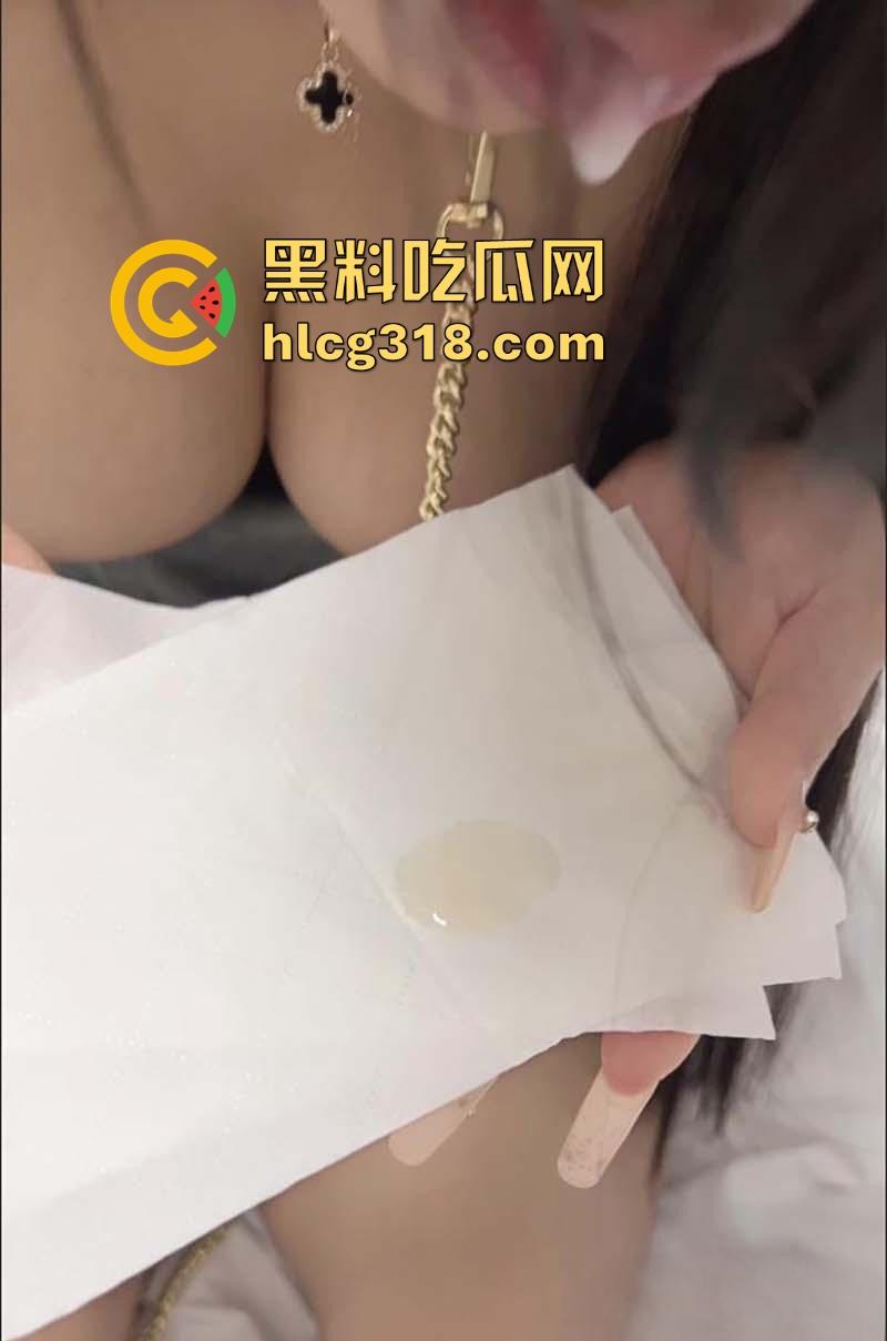 海角大神，勾引极品人妻，趁骚货⽼公不在家，上门蹂躏巨乳，无套内射狠狠的满足这骚货！-1