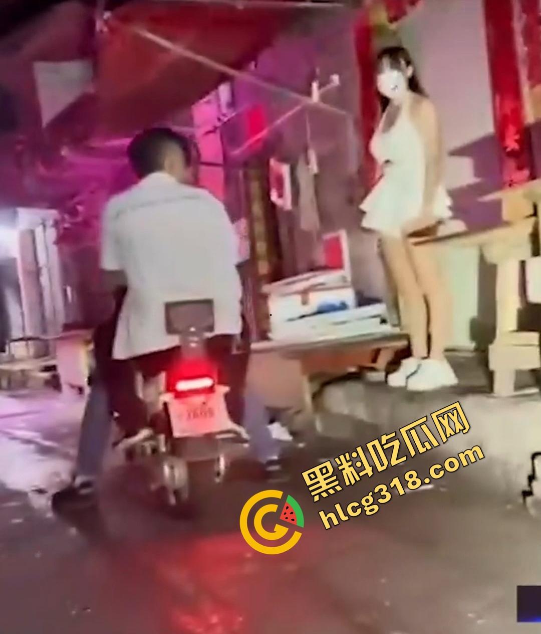 代驾小哥走错路,误入广州快餐洞洞乐街,5分钟看到20个站街妹,还有人主动贴窗舔门把,狼友们你们懂?-2