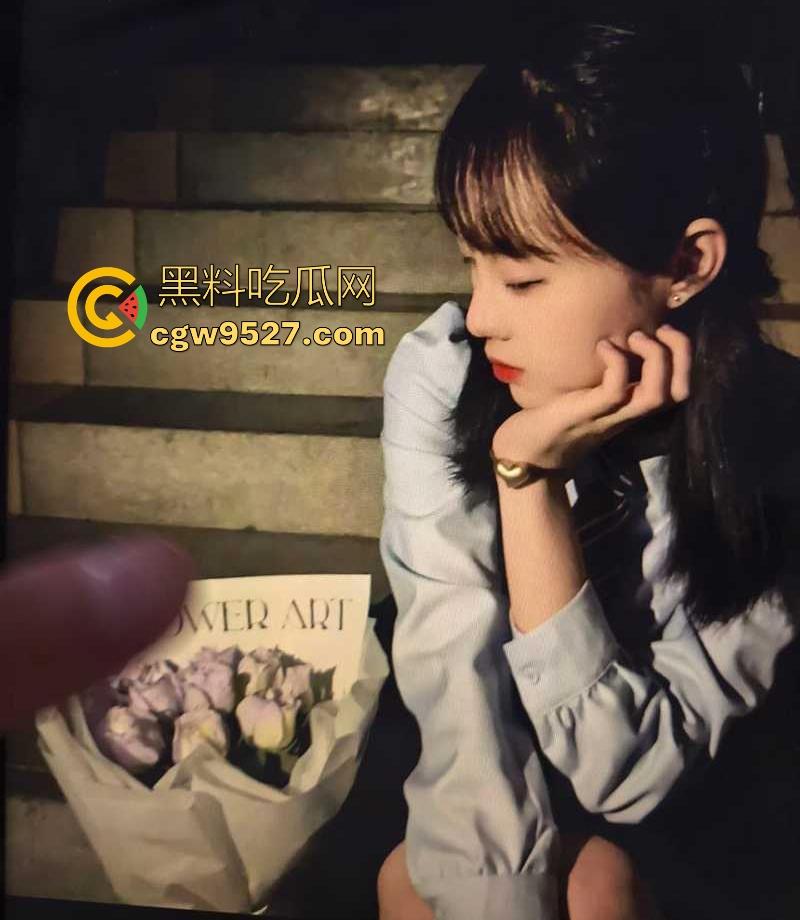 武汉理工大学学姐【李琪】性爱分手后遭渣男无情泄露，骚逼的性爱生活一览无遗，十分反差十分淫骚！-1