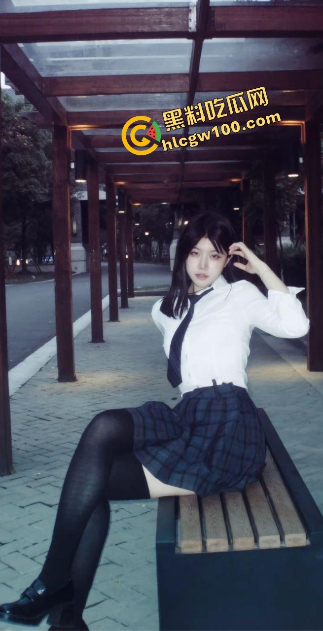 北海宾利富二代爆操丰满骚鸡【周白芸】各样姿势塞满肉棒榨精,爆插白虎淫叫性爱!独家曝光流出!-6