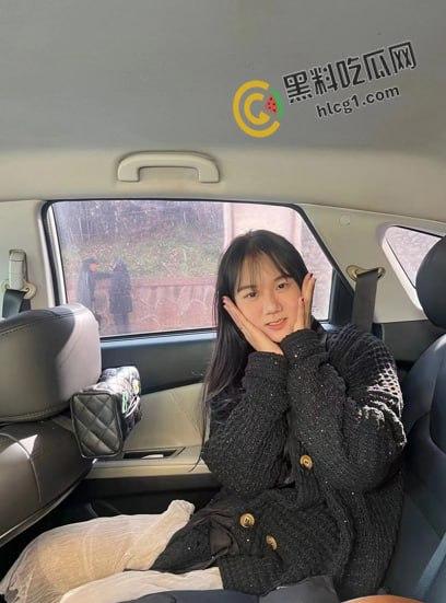 湖南长沙环境生物学院 摄影部部长欧阳红梅 表面是品学兼优的学姐 私下是个爱吃精的母狗 口交吞精视频流出-5