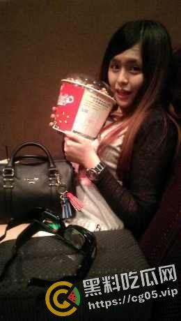 台湾松木科技员工【何雅婷】勾引上司 被男友爆出私密视频 童颜巨乳台妹 叫床都是嗲嗲的-10