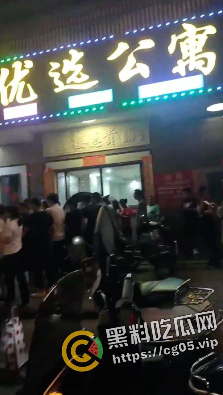 潮汕大南山 68岁老大爷嫖娼40岁少妇 心梗发作当场死掉 男人至死是少年-7