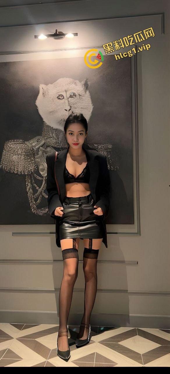 大神约操高颜值黑丝女神，白虎无毛嫩逼，一级顶尖炮架，这钱花的值！-2