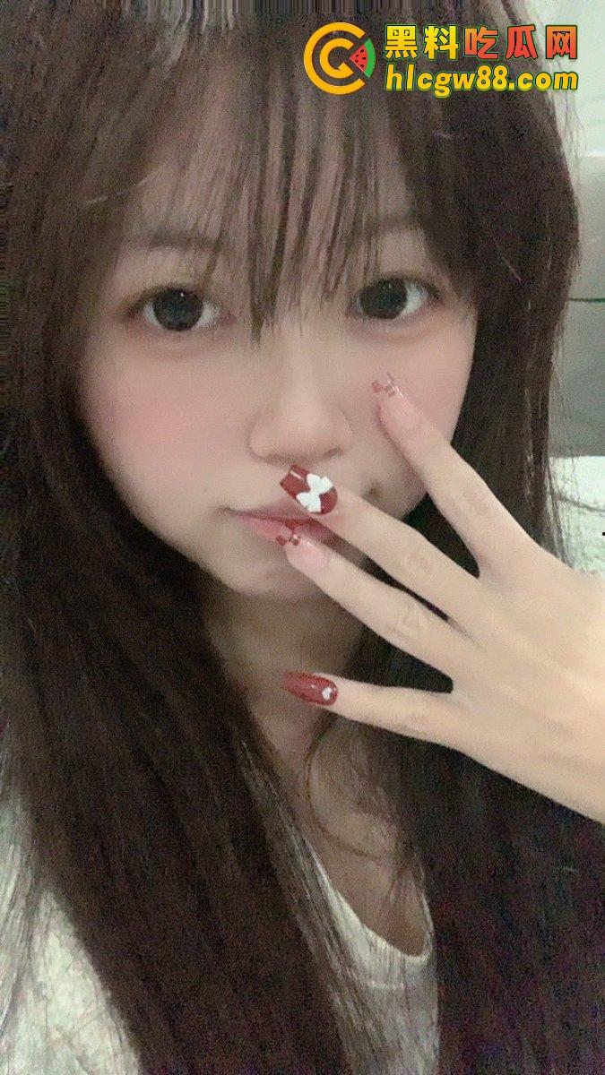 长沙06女高反差天赋异禀得母狗『蓝婷婷』学业不行活儿却全通,金主的爱宠,眼里只有主人!-1