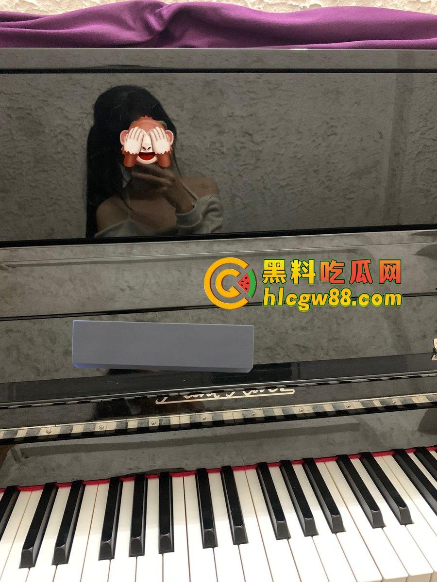 长沙06女高反差天赋异禀得母狗『蓝婷婷』学业不行活儿却全通,金主的爱宠,眼里只有主人!-3