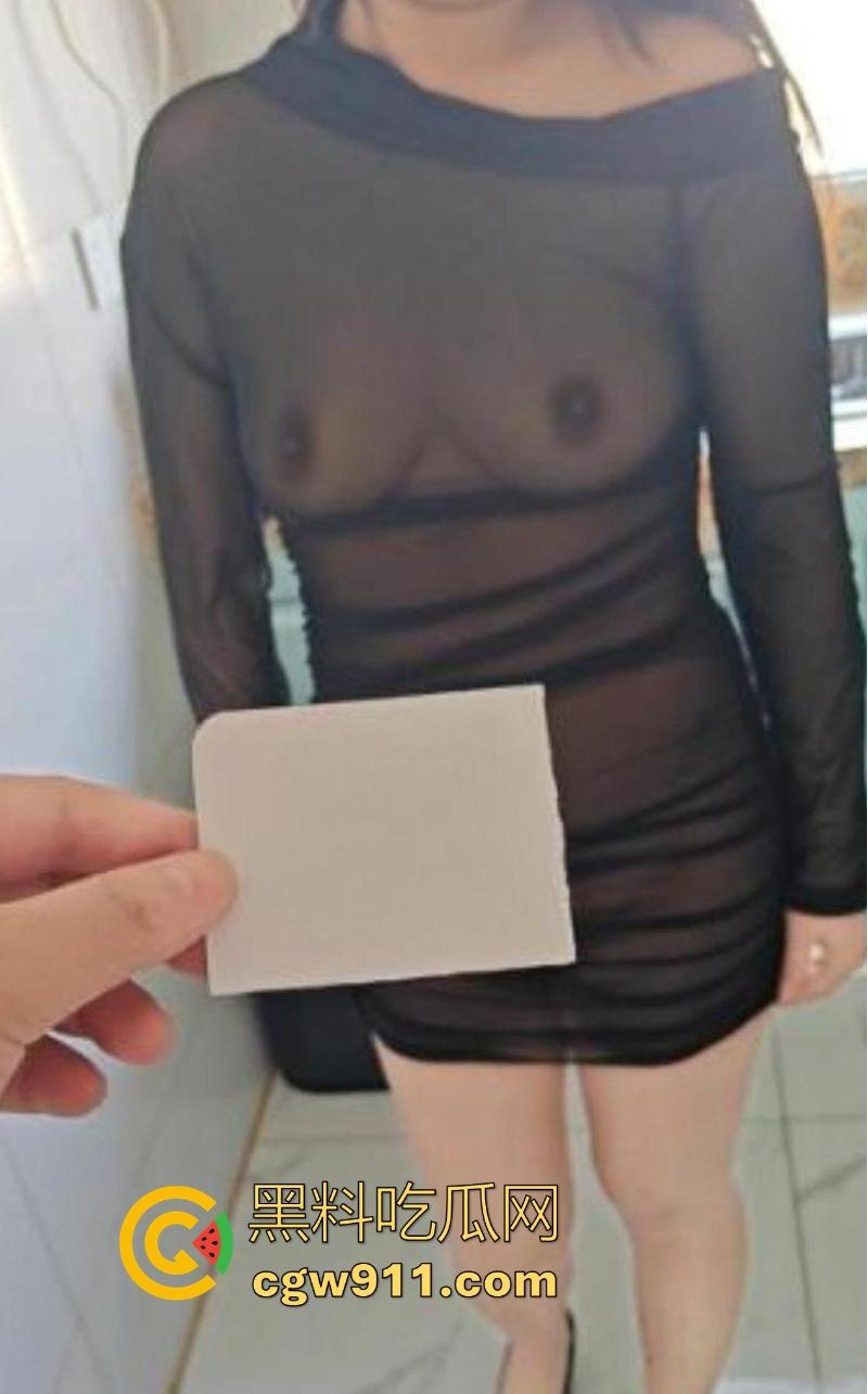 海角乱伦！哄骗发情嫂子说表姐睡觉，故意接近脱衣，大力打桩让其浪叫给表姐听，骚的一批！-5