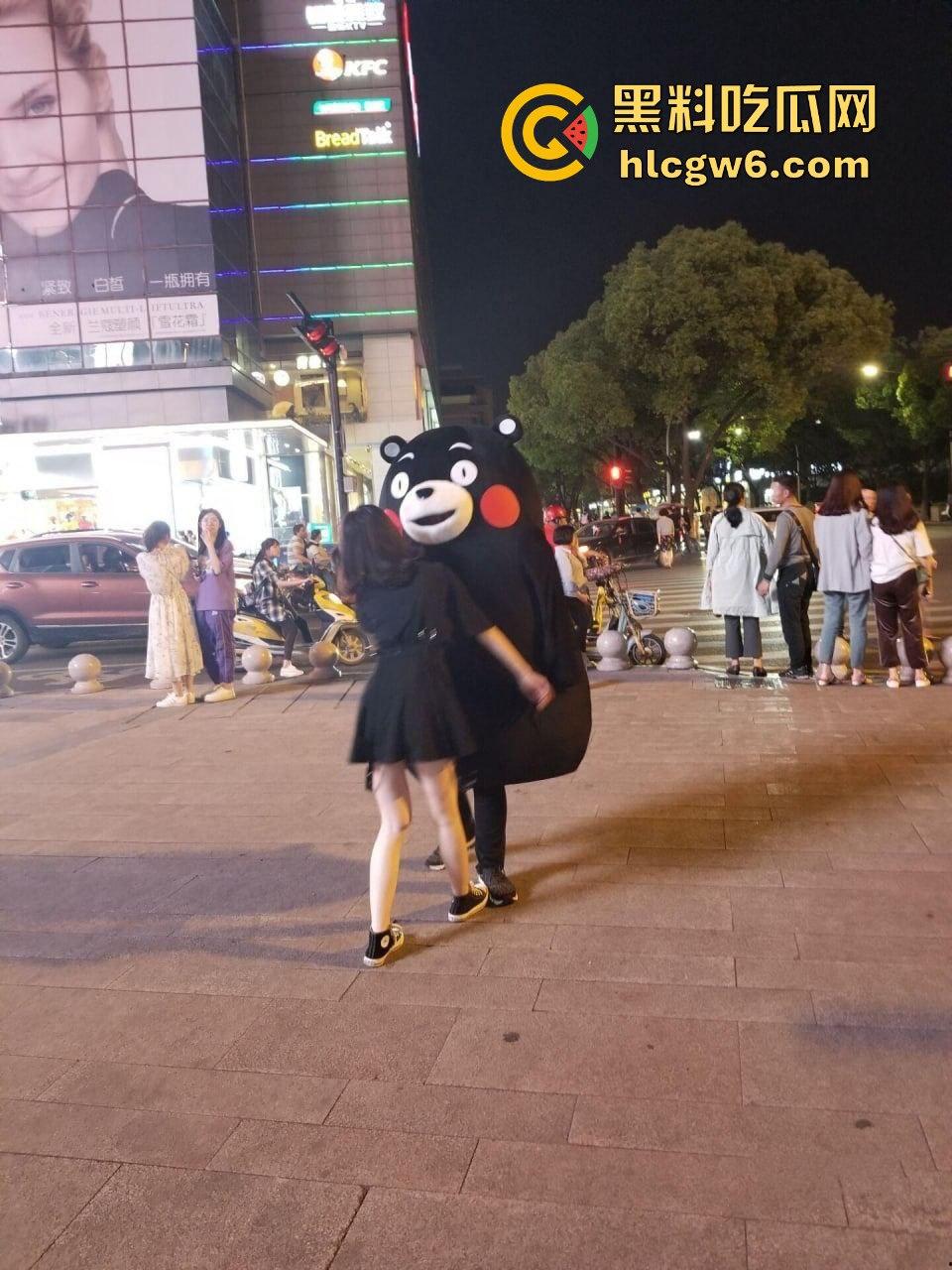 微博高颜值反差网红【裸耳少女】约炮性爱视频遭到曝光,性爱中带着哭腔。-5