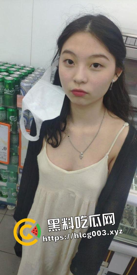 香港大学【陈嘉琪】02年美少女反差母狗 被男友肛塞调教 大屌猛操无毛白虎嫩逼 私密内容被流出-5