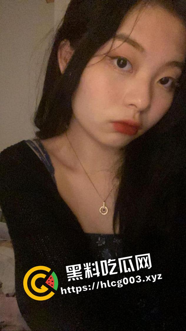 香港大学【陈嘉琪】02年美少女反差母狗 被男友肛塞调教 大屌猛操无毛白虎嫩逼 私密内容被流出-6