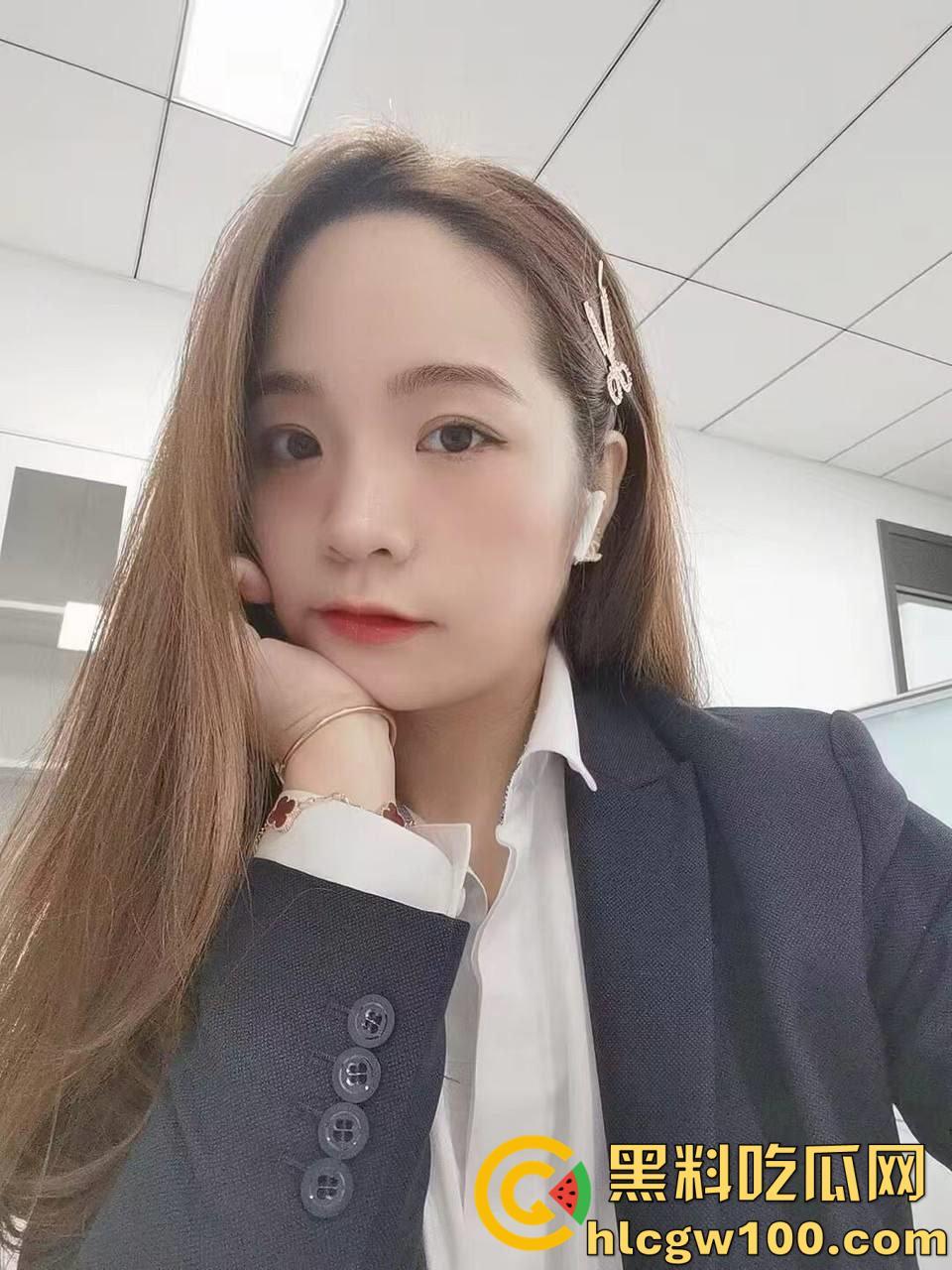 杭州工商大奶银行职员【王雅敏】,为求上位主动给领导当狗,被调的夸夸扇自己耳巴子-4