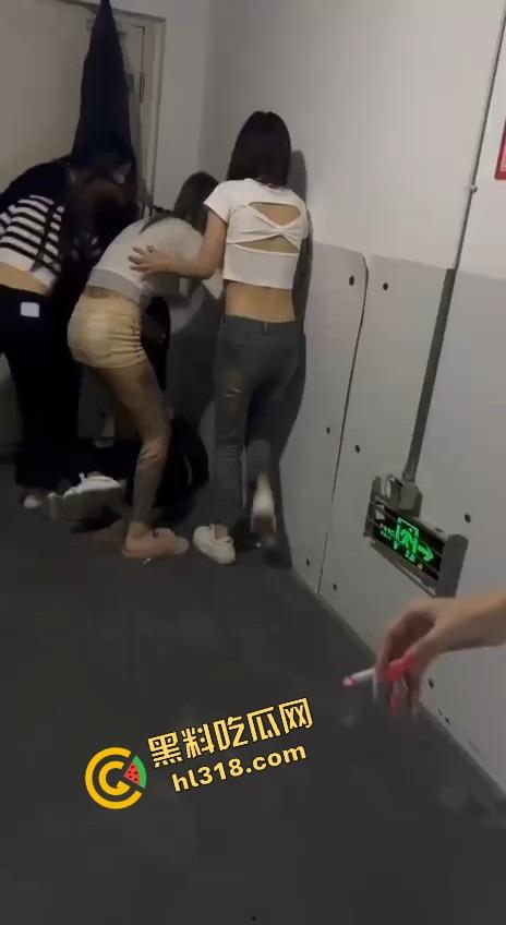 辽宁沈阳校园霸凌恶臭升级，不到18霸凌女同学还直播炫耀，年龄不到不判刑，打人视频明码标价6.6元！-13